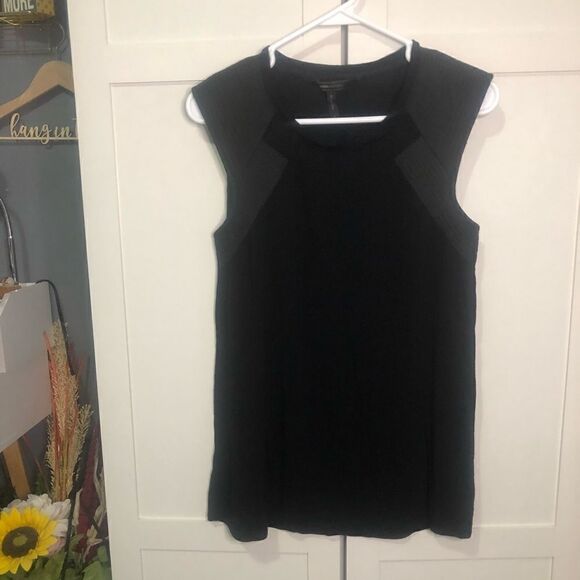 BCBG MAXAZRIA black sleeveless top - Picture 1 of 4
